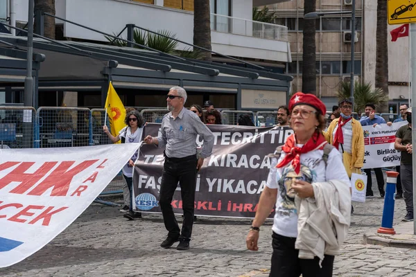05,01,2022 Mayıs 1. Miting, işçi ve işçi gününde düzenlenen büyük bir mitingle kutlandı..