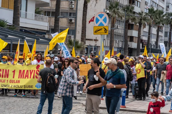 05,01,2022 Mayıs 1. Miting, işçi ve işçi gününde düzenlenen büyük bir mitingle kutlandı..