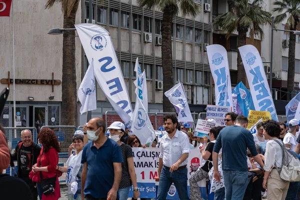 05,01,2022 Mayıs 1. Miting, işçi ve işçi gününde düzenlenen büyük bir mitingle kutlandı..