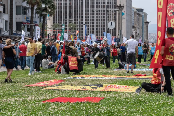 05,01,2022 Mayıs 1. Miting, işçi ve işçi gününde düzenlenen büyük bir mitingle kutlandı..