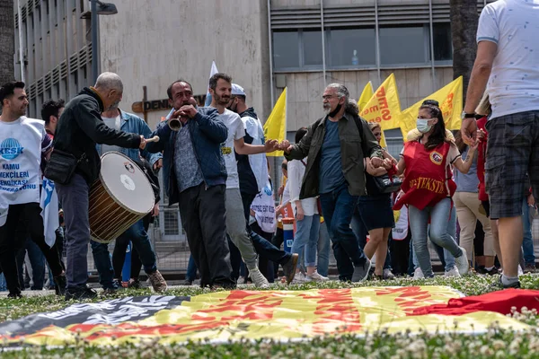 05,01,2022 Mayıs 1. Miting, işçi ve işçi gününde düzenlenen büyük bir mitingle kutlandı..