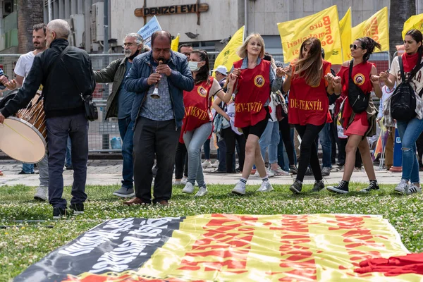 05,01,2022 Mayıs 1. Miting, işçi ve işçi gününde düzenlenen büyük bir mitingle kutlandı..