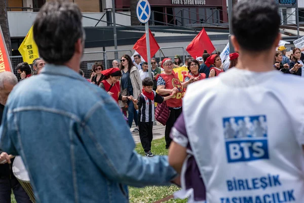 05,01,2022 Mayıs 1. Miting, işçi ve işçi gününde düzenlenen büyük bir mitingle kutlandı..