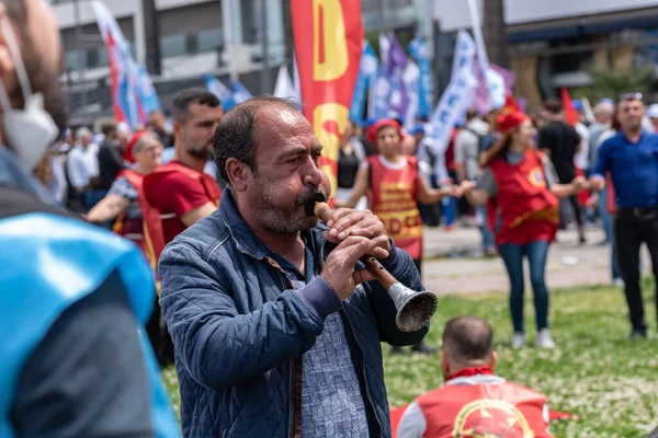 05,01,2022 Mayıs 1. Miting, işçi ve işçi gününde düzenlenen büyük bir mitingle kutlandı..