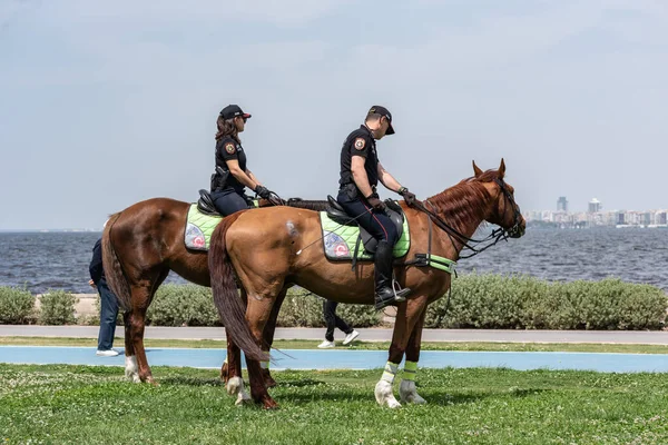 05.01.2022, Alsancak, Türkiye, İzmir 1 Mayıs 'ta düzenlenen gösteriler sırasında güvenlik görevinde bulundu.