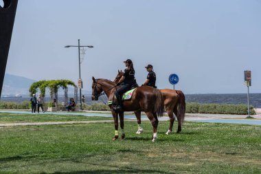 05.01.2022, Alsancak, Türkiye, İzmir 1 Mayıs 'ta düzenlenen gösteriler sırasında güvenlik görevinde bulundu.