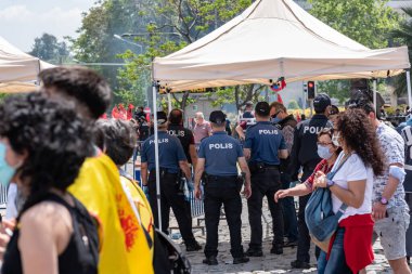 05.01.2022, İzmir, Türkiye, 1 Mayıs yürüyüşü işçi ve işçi gününde düzenlenen büyük mitingle kutlandı
