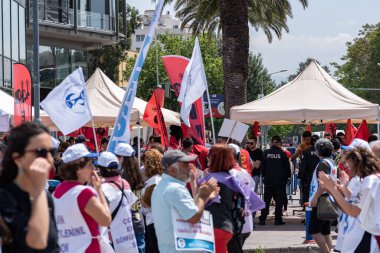 05.01.2022, İzmir, Türkiye, 1 Mayıs yürüyüşü işçi ve işçi gününde düzenlenen büyük mitingle kutlandı