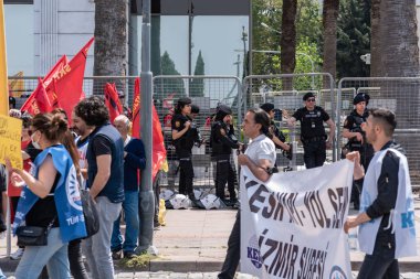 05.01.2022, İzmir, Türkiye, 1 Mayıs yürüyüşü işçi ve işçi gününde düzenlenen büyük mitingle kutlandı