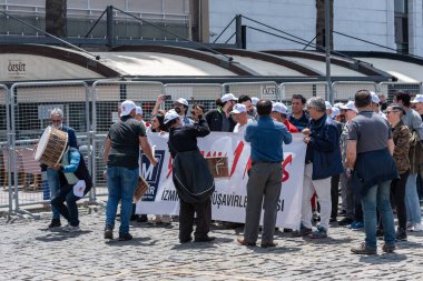 05.01.2022, İzmir, Türkiye, 1 Mayıs yürüyüşü işçi ve işçi gününde düzenlenen büyük mitingle kutlandı