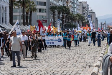 05.01.2022, İzmir, Türkiye, 1 Mayıs yürüyüşü işçi ve işçi gününde düzenlenen büyük mitingle kutlandı