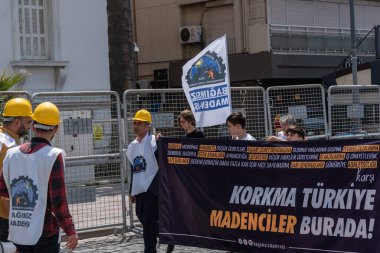 05.01.2022, İzmir, Türkiye, 1 Mayıs yürüyüşü işçi ve işçi gününde düzenlenen büyük mitingle kutlandı