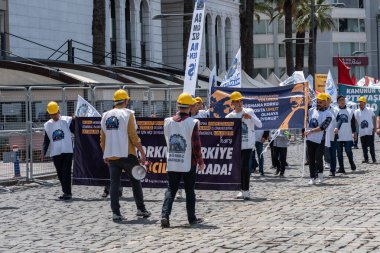 05.01.2022, İzmir, Türkiye, 1 Mayıs yürüyüşü işçi ve işçi gününde düzenlenen büyük mitingle kutlandı
