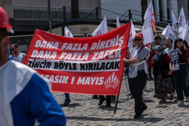 05.01.2022, İzmir, Türkiye, 1 Mayıs yürüyüşü işçi ve işçi gününde düzenlenen büyük mitingle kutlandı