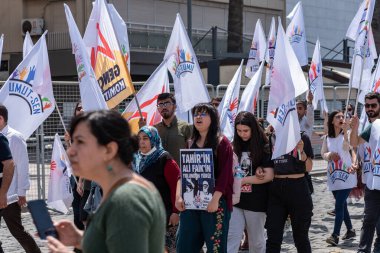 05.01.2022, İzmir, Türkiye, 1 Mayıs yürüyüşü işçi ve işçi gününde düzenlenen büyük mitingle kutlandı