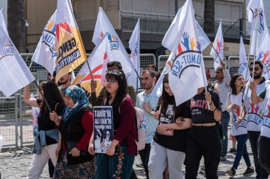 05.01.2022, İzmir, Türkiye, 1 Mayıs yürüyüşü işçi ve işçi gününde düzenlenen büyük mitingle kutlandı