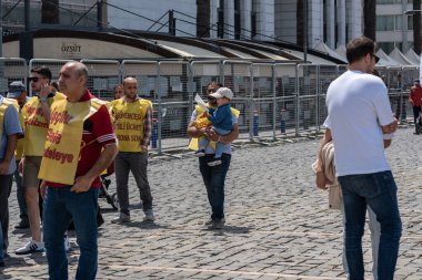 05.01.2022, İzmir, Türkiye, 1 Mayıs yürüyüşü işçi ve işçi gününde düzenlenen büyük mitingle kutlandı