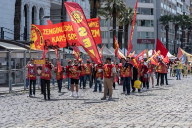 05.01.2022, İzmir, Türkiye, 1 Mayıs yürüyüşü işçi ve işçi gününde düzenlenen büyük mitingle kutlandı