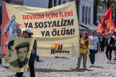 05.01.2022, İzmir, Türkiye, 1 Mayıs yürüyüşü işçi ve işçi gününde düzenlenen büyük mitingle kutlandı