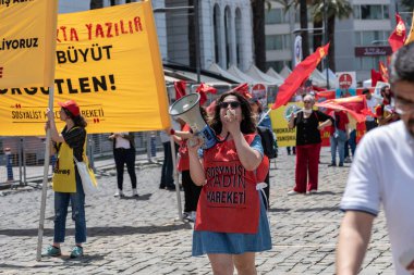 05.01.2022, İzmir, Türkiye, 1 Mayıs yürüyüşü işçi ve işçi gününde düzenlenen büyük mitingle kutlandı