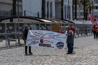 05.01.2022, İzmir, Türkiye, 1 Mayıs yürüyüşü işçi ve işçi gününde düzenlenen büyük mitingle kutlandı