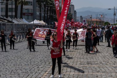 05.01.2022, İzmir, Türkiye, 1 Mayıs yürüyüşü işçi ve işçi gününde düzenlenen büyük mitingle kutlandı