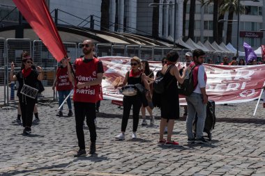 05.01.2022, İzmir, Türkiye, 1 Mayıs yürüyüşü işçi ve işçi gününde düzenlenen büyük mitingle kutlandı