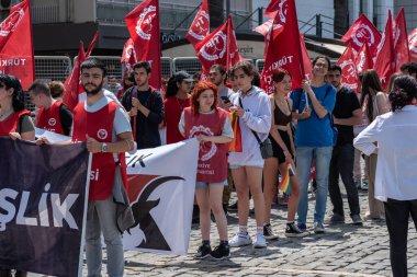 05.01.2022, İzmir, Türkiye, 1 Mayıs yürüyüşü işçi ve işçi gününde düzenlenen büyük mitingle kutlandı