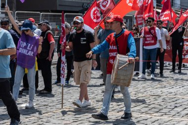 05.01.2022, İzmir, Türkiye, 1 Mayıs yürüyüşü işçi ve işçi gününde düzenlenen büyük mitingle kutlandı