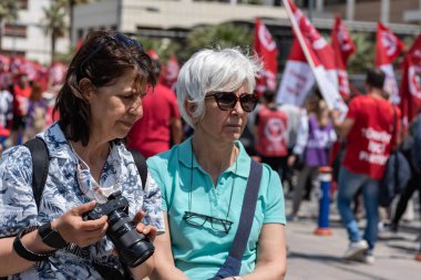 05.01.2022, İzmir, Türkiye, 1 Mayıs yürüyüşü işçi ve işçi gününde düzenlenen büyük mitingle kutlandı