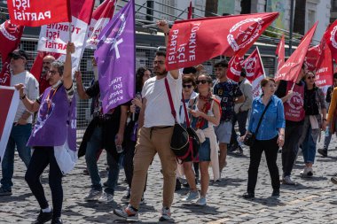 05.01.2022, İzmir, Türkiye, 1 Mayıs yürüyüşü işçi ve işçi gününde düzenlenen büyük mitingle kutlandı