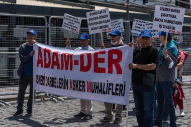 05.01.2022, İzmir, Türkiye, 1 Mayıs yürüyüşü işçi ve işçi gününde düzenlenen büyük mitingle kutlandı