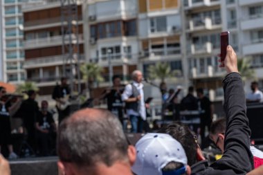 05.01.2022, İzmir, Türkiye, Edip Akbayram konseri 1 Mayıs 'ta İzmir' de düzenlenen mitingde coşkuyla dinlendi..