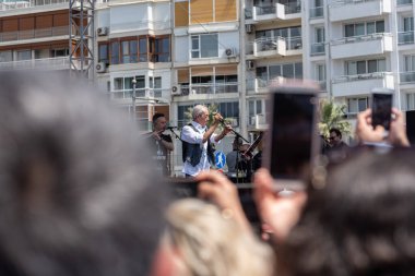 05.01.2022, İzmir, Türkiye, Edip Akbayram konseri 1 Mayıs 'ta İzmir' de düzenlenen mitingde coşkuyla dinlendi..