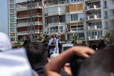 05.01.2022, İzmir, Türkiye, Edip Akbayram konseri 1 Mayıs 'ta İzmir' de düzenlenen mitingde coşkuyla dinlendi..