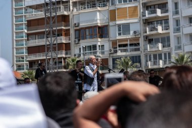 05.01.2022, İzmir, Türkiye, Edip Akbayram konseri 1 Mayıs 'ta İzmir' de düzenlenen mitingde coşkuyla dinlendi..