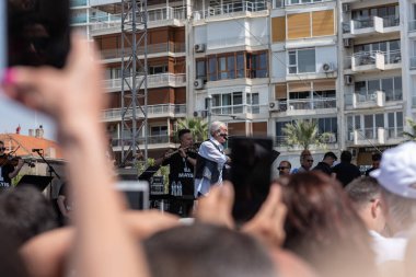 05.01.2022, İzmir, Türkiye, Edip Akbayram konseri 1 Mayıs 'ta İzmir' de düzenlenen mitingde coşkuyla dinlendi..