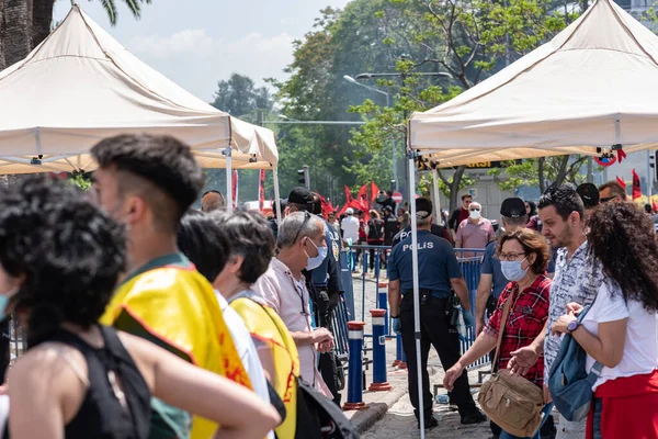 05.01.2022, İzmir, Türkiye, 1 Mayıs yürüyüşü işçi ve işçi gününde düzenlenen büyük mitingle kutlandı