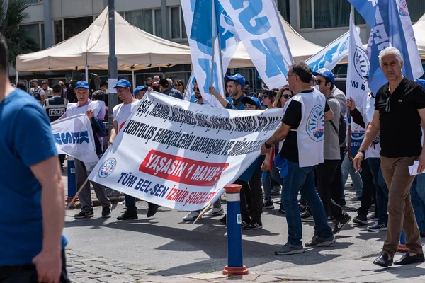 05.01.2022, İzmir, Türkiye, 1 Mayıs yürüyüşü işçi ve işçi gününde düzenlenen büyük mitingle kutlandı