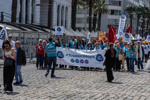 05.01.2022, İzmir, Türkiye, 1 Mayıs yürüyüşü işçi ve işçi gününde düzenlenen büyük mitingle kutlandı