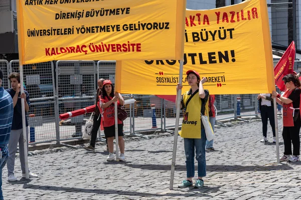 05.01.2022, İzmir, Türkiye, 1 Mayıs yürüyüşü işçi ve işçi gününde düzenlenen büyük mitingle kutlandı