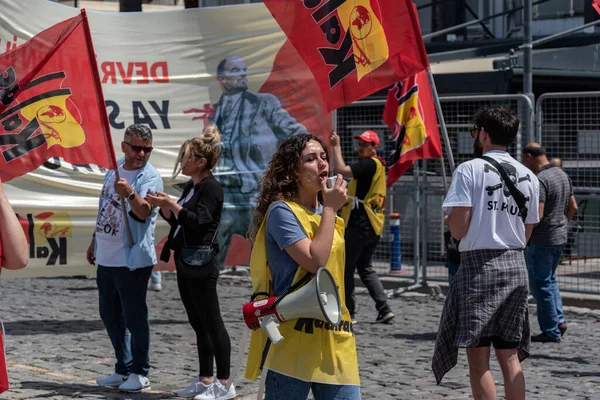 05.01.2022, İzmir, Türkiye, 1 Mayıs yürüyüşü işçi ve işçi gününde düzenlenen büyük mitingle kutlandı
