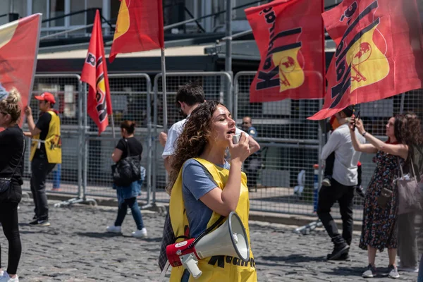 05.01.2022, İzmir, Türkiye, 1 Mayıs yürüyüşü işçi ve işçi gününde düzenlenen büyük mitingle kutlandı