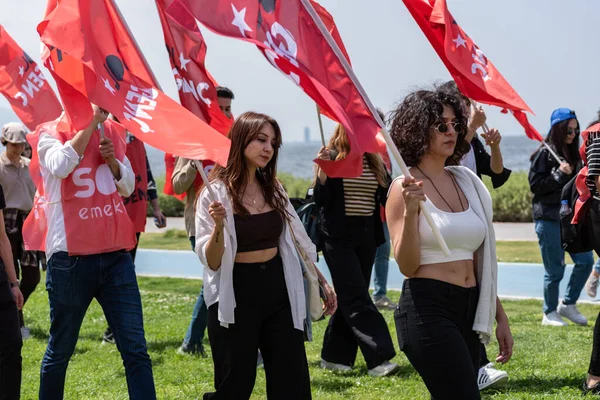 05.01.2022, İzmir, Türkiye, Edip Akbayram konseri 1 Mayıs 'ta İzmir' de düzenlenen mitingde coşkuyla dinlendi..