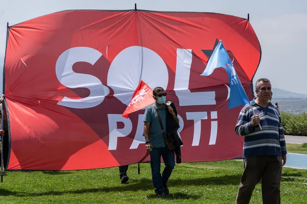 05.01.2022, İzmir, Türkiye, Edip Akbayram konseri 1 Mayıs 'ta İzmir' de düzenlenen mitingde coşkuyla dinlendi..