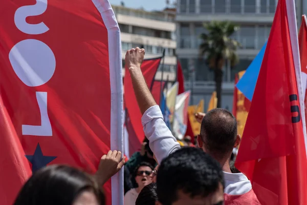 05.01.2022, İzmir, Türkiye, Edip Akbayram konseri 1 Mayıs 'ta İzmir' de düzenlenen mitingde coşkuyla dinlendi..