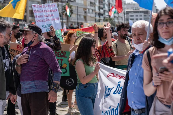 05.01.2022, İzmir, Türkiye, Edip Akbayram konseri 1 Mayıs 'ta İzmir' de düzenlenen mitingde coşkuyla dinlendi..