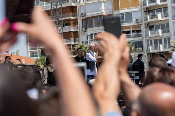 05.01.2022, İzmir, Türkiye, Edip Akbayram konseri 1 Mayıs 'ta İzmir' de düzenlenen mitingde coşkuyla dinlendi..