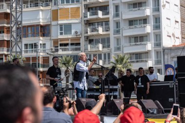 05.01.2022, İzmir, Türkiye, Edip Akbayram konseri 1 Mayıs 'ta İzmir' de düzenlenen mitingde coşkuyla dinlendi..
