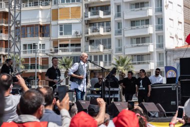 05.01.2022, İzmir, Türkiye, Edip Akbayram konseri 1 Mayıs 'ta İzmir' de düzenlenen mitingde coşkuyla dinlendi..